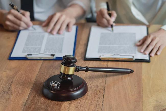 離婚協議中可以讓對方凈身出戶嗎? 離婚協議中可以讓對方凈身出戶嗎?